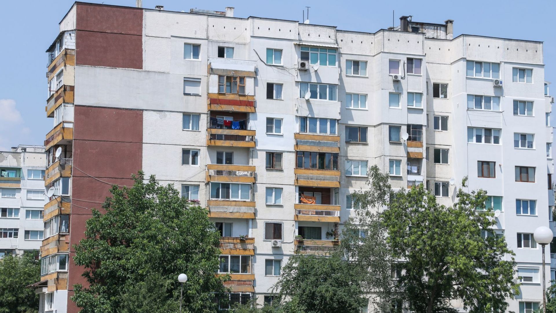 Бургаска област е лидер в България по дял на жилищата