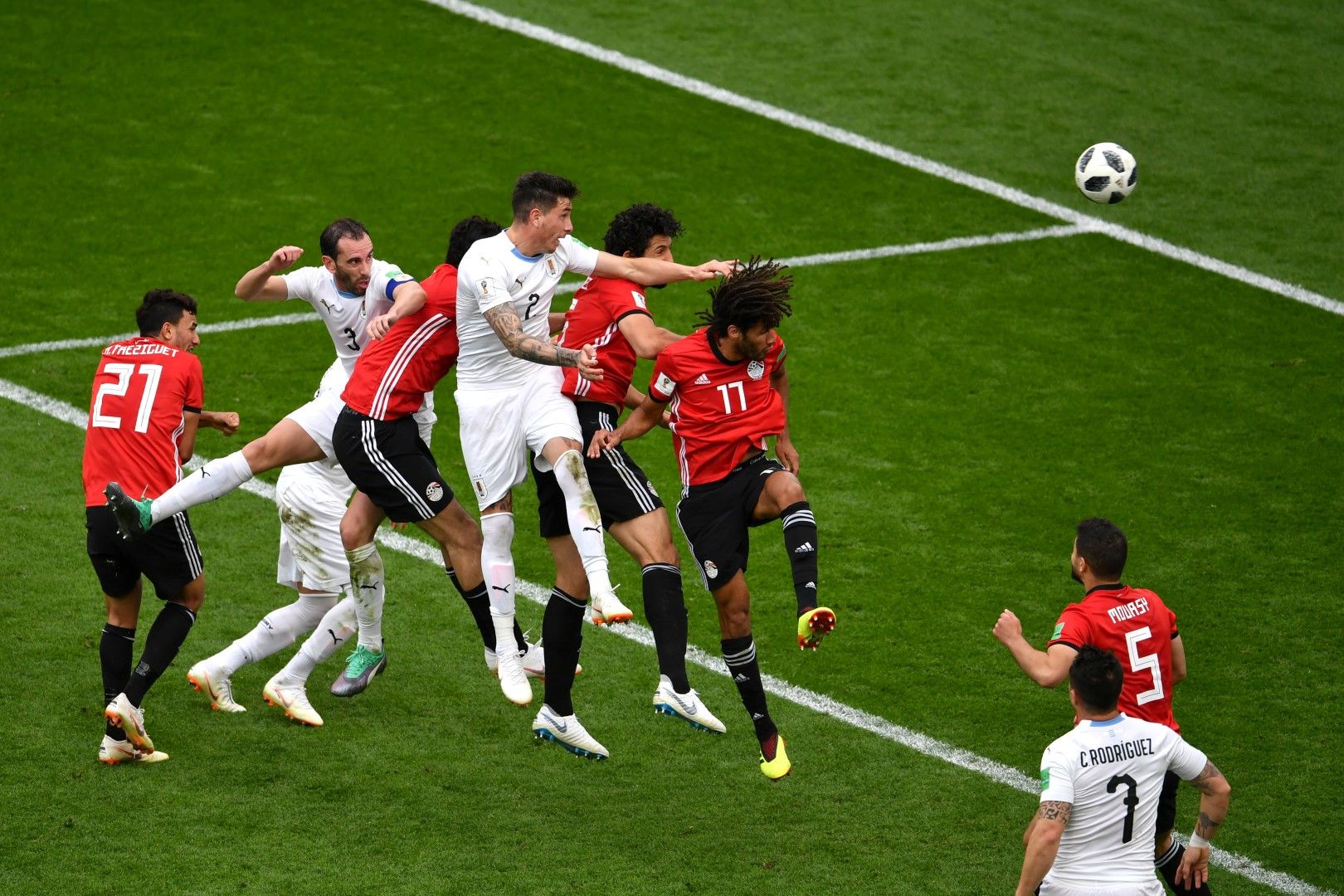 Късен гол с глава на Хосе Хименес разплака Египет, точките са за Уругвай