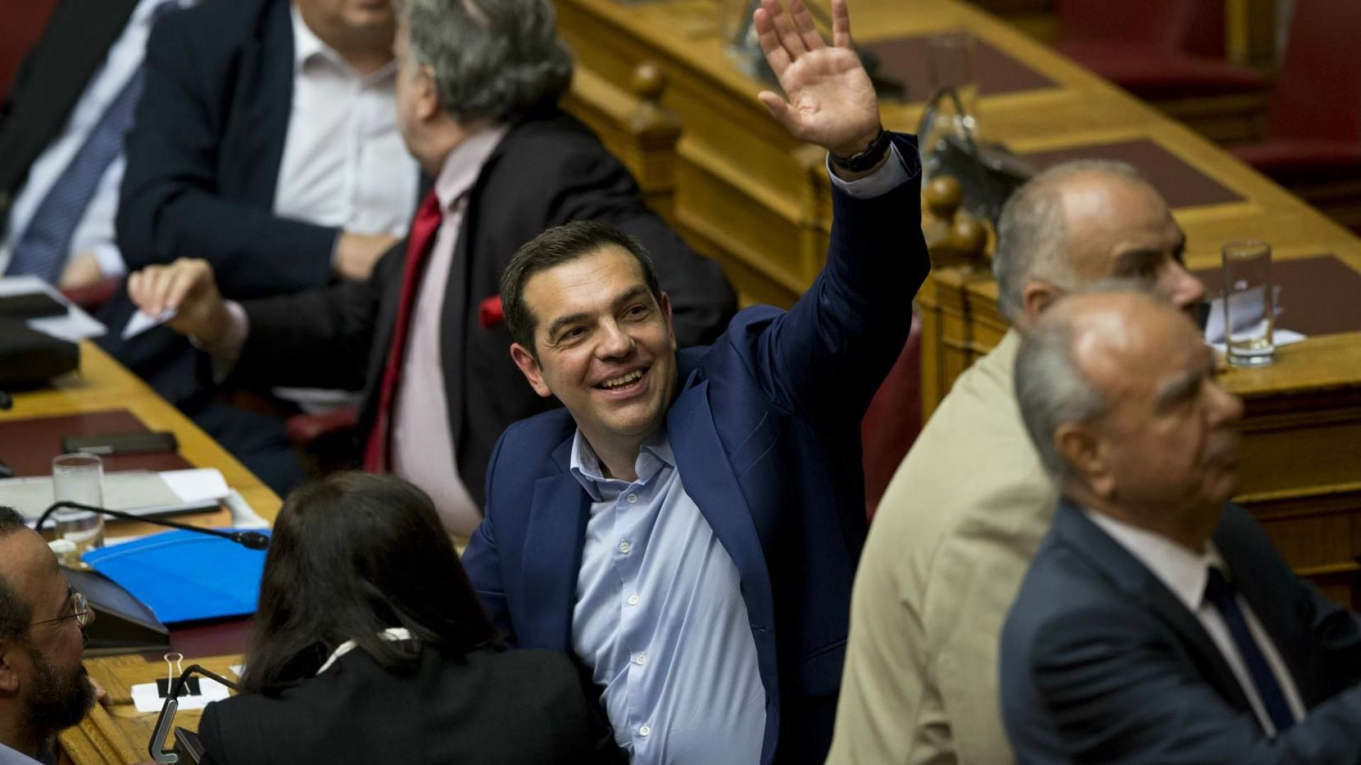 Ципрас оцеля при вот на недоверие, ще има Северна Македония