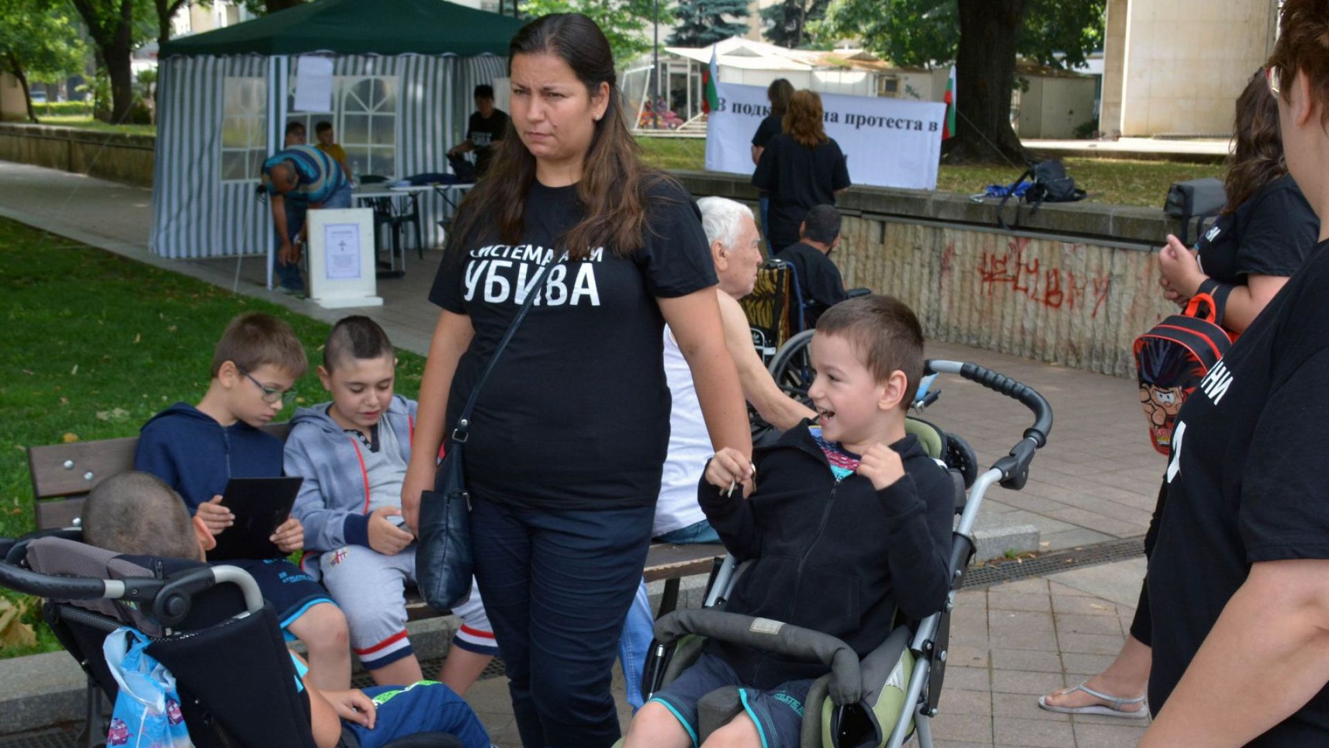 Родители организираха палатков протест и в Русе