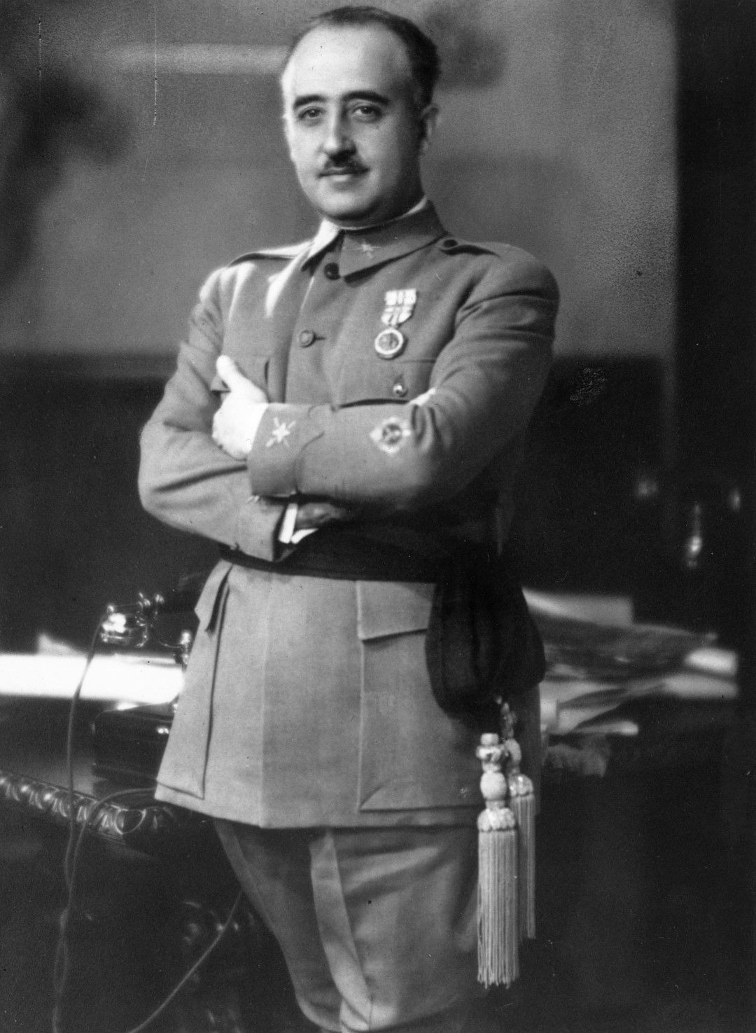 Франко управлява Испания от 1939 г., когато неговите сили победиха в кървавата Испанска гражданска война, до смъртта си през 1975 г.