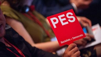 ПЕС приема манифеста си за евровота на предизборен конгрес в Мадрид
