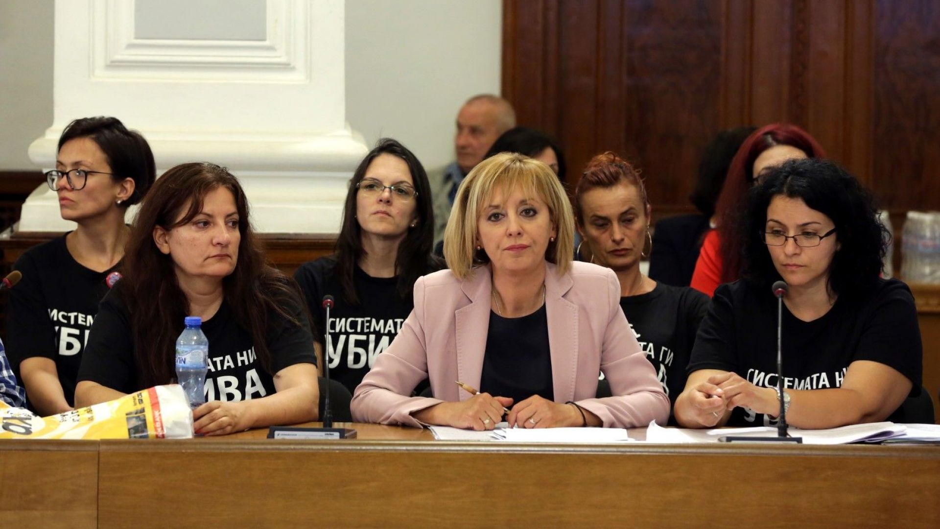Омбудсманът Манолова: Ще подам оставка срещу решаване проблема на майките