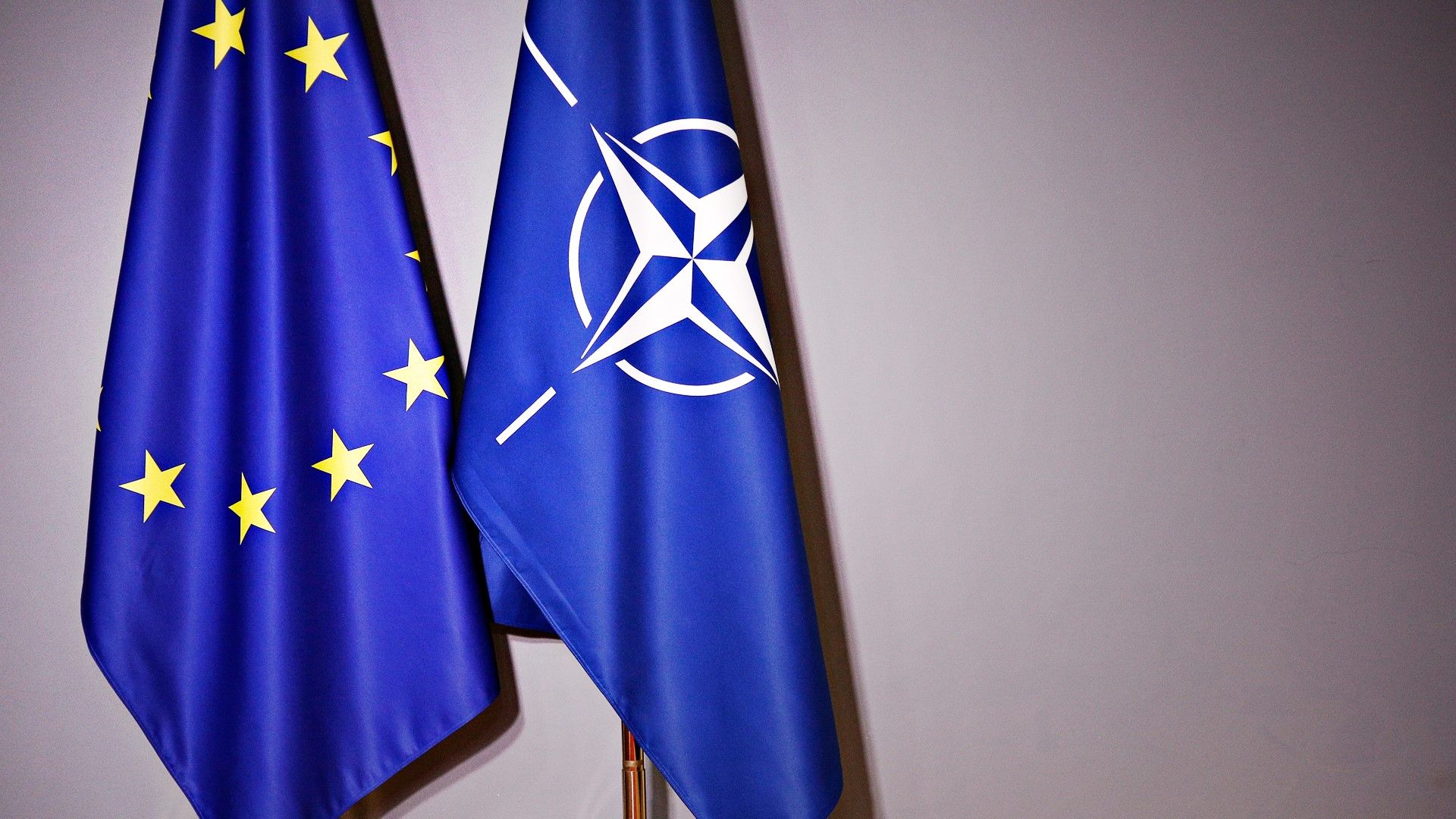 59% от българите са "за" оставане в ЕС, 49 на сто подкрепят НАТО