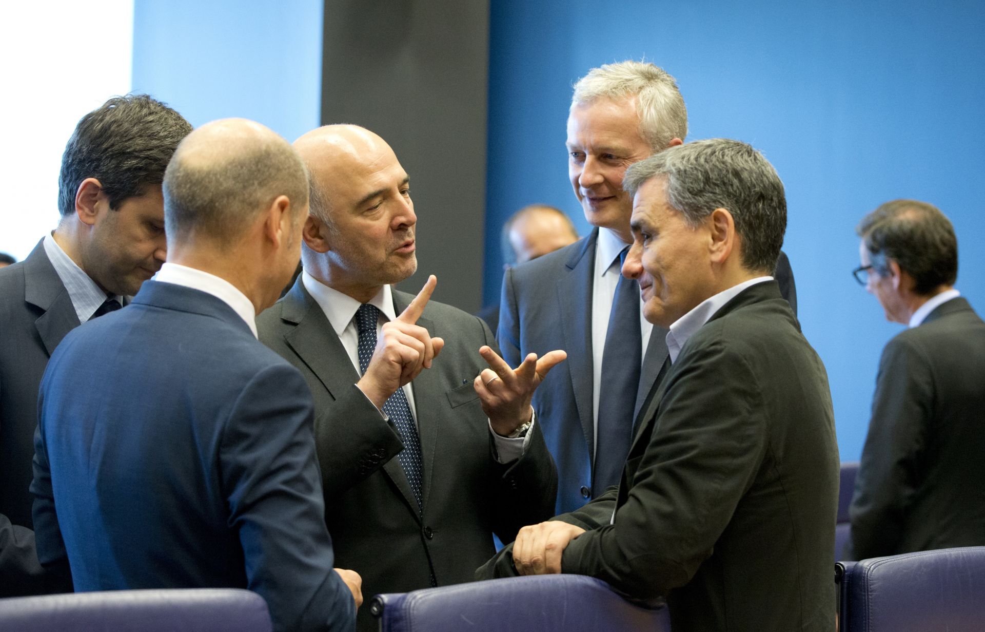 Министрите на финансите на страните от еврозоната се споразумяха за условията по излизането на Гърция от третата си спасителна програма