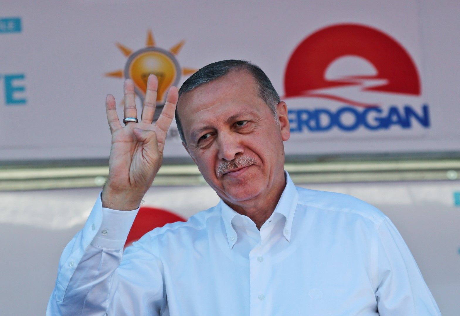 Откриването беше част от предизборната кампания на Реджеп Ердоган 