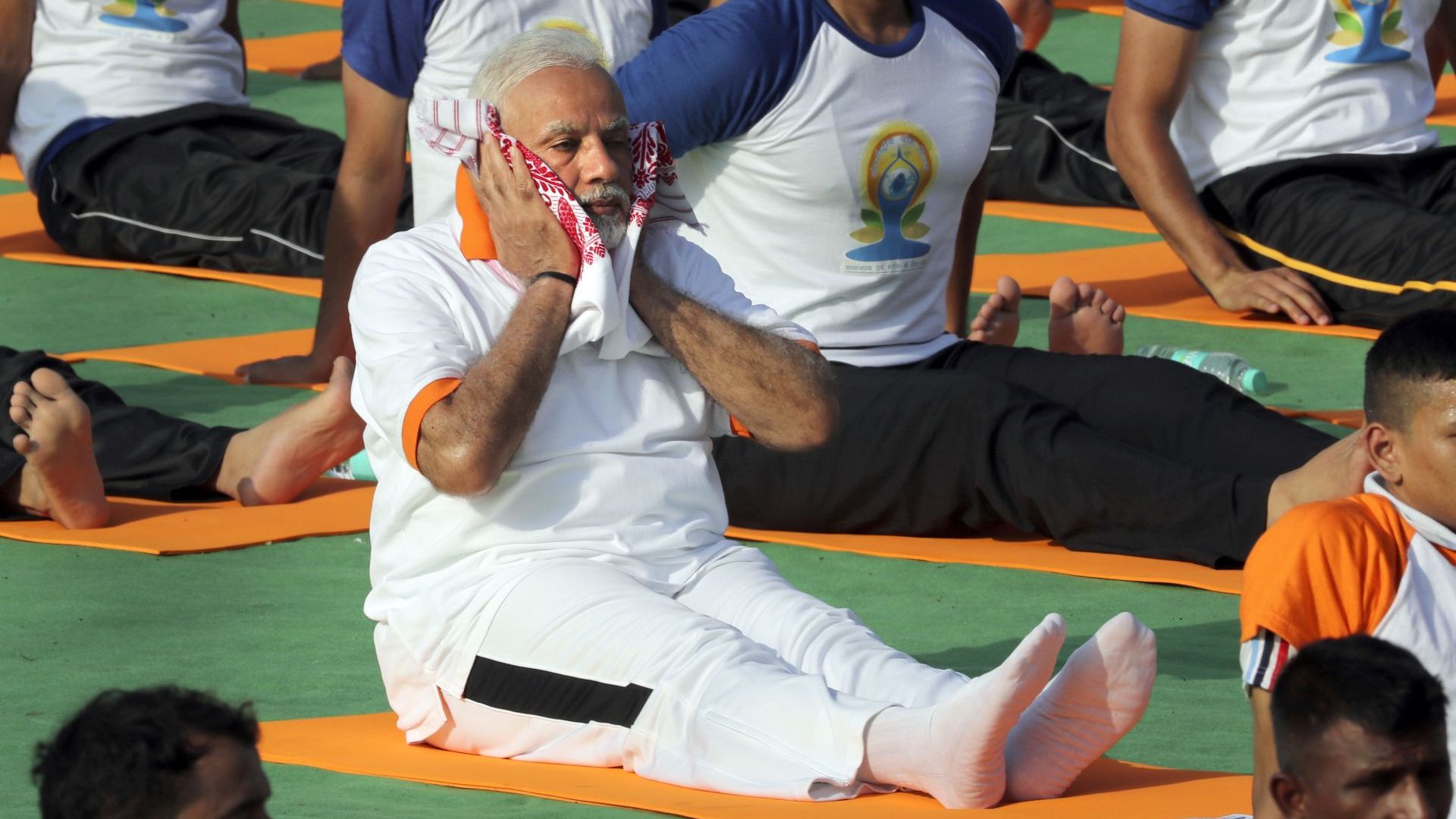 50 000 практикуваха йога с индийския министър-председател