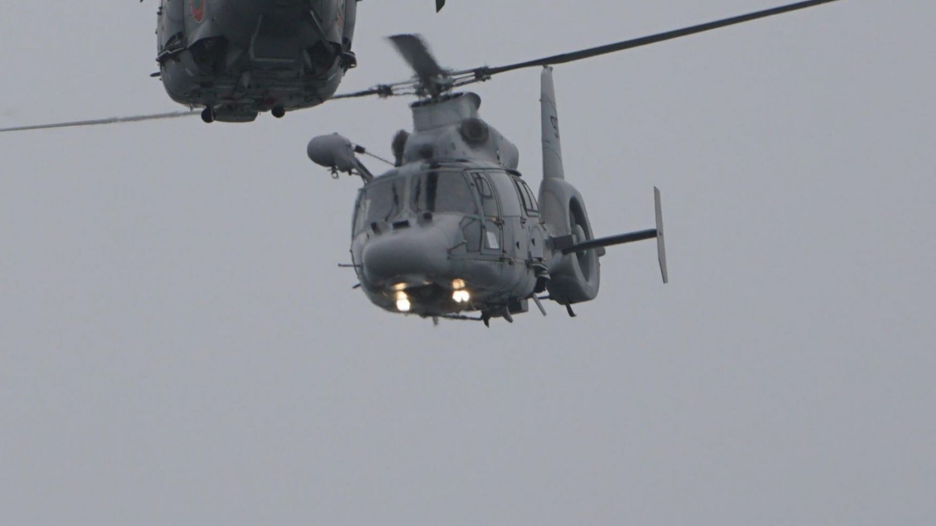 Хеликоптер се включи в издирването на избягалия затворник