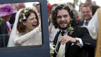 "Игра на тронове": Кит Харингтън и Роуз Лесли се ожениха (снимки)