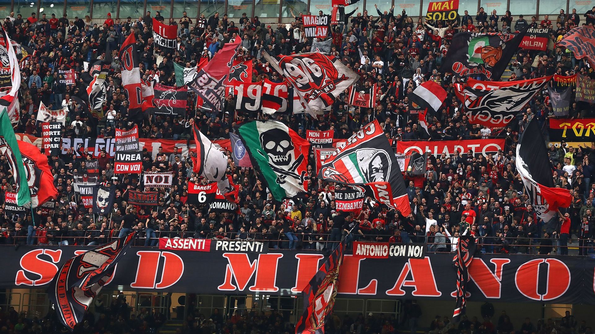 Тифозите на Милан към отбора: Вие сте срам!