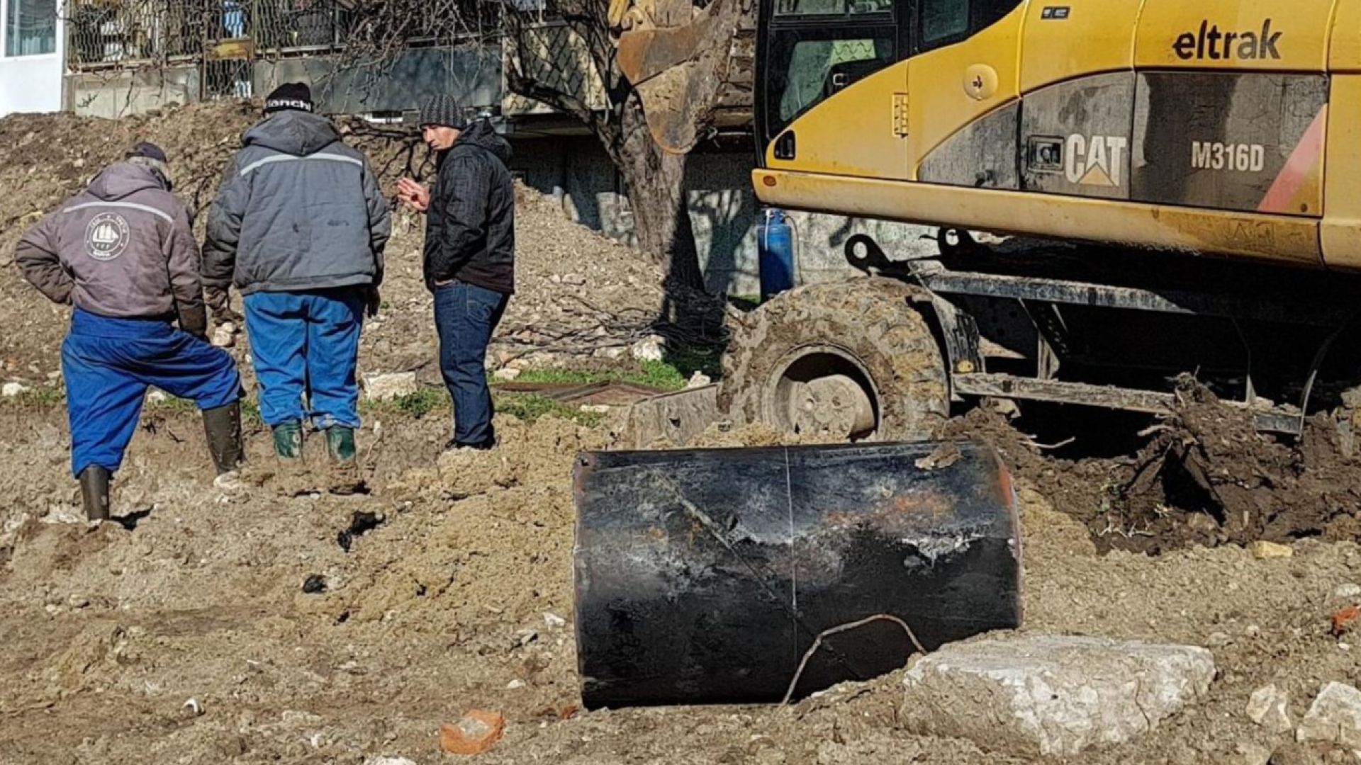55 дни без топла вода в части от София