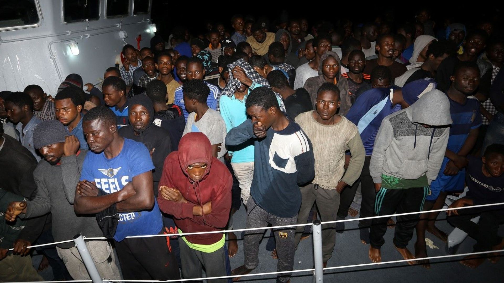 Турската брегова охрана съобщи че е спасила 40 мигранти блокирани