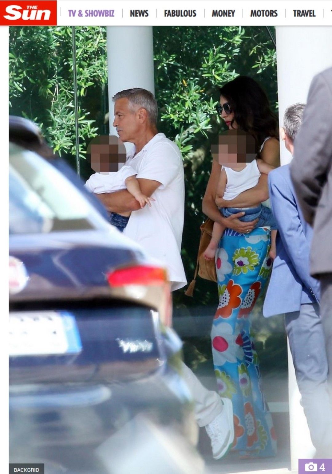 Джордж Клуни със семейството си
