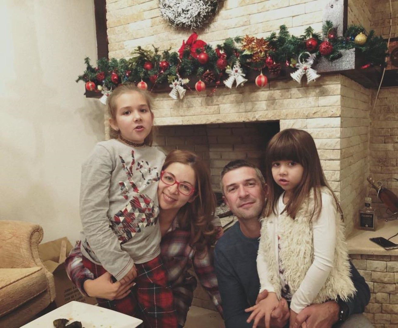 Дарина Сарелска със семейството си