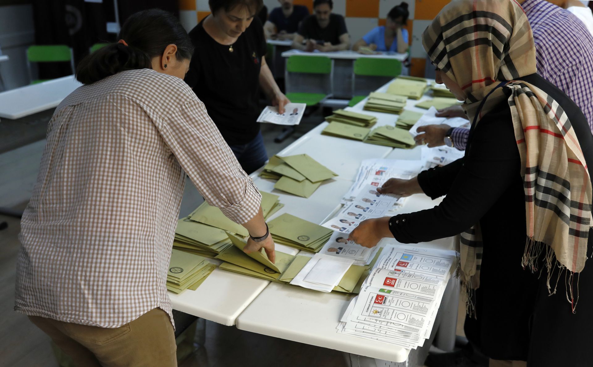 Предсрочни президентски и парламентарни избори в Турция