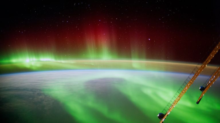 Заснеха уникални гледки на Северното сияние от космоса