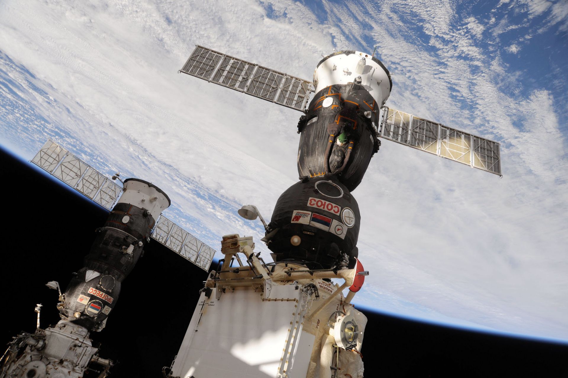 Нови космонавти пристигат на борда на МКС