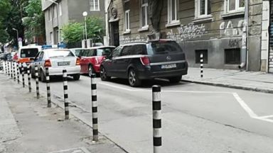 Психично болен вдигна полицията в София на крак, четирима униформени едвам го удържат