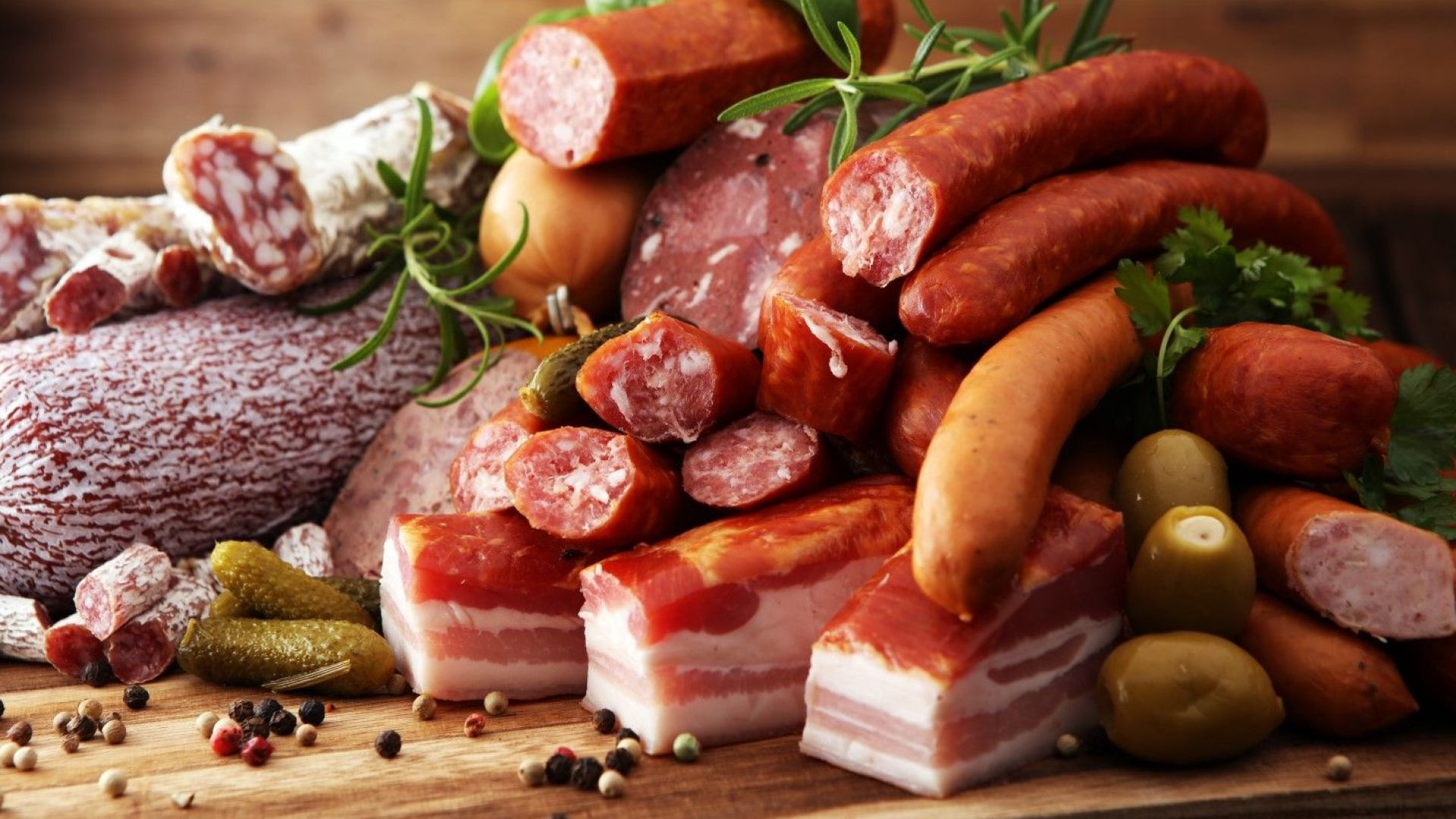БАБХ спря внос на колбаси от свинско месо заради африканска чума