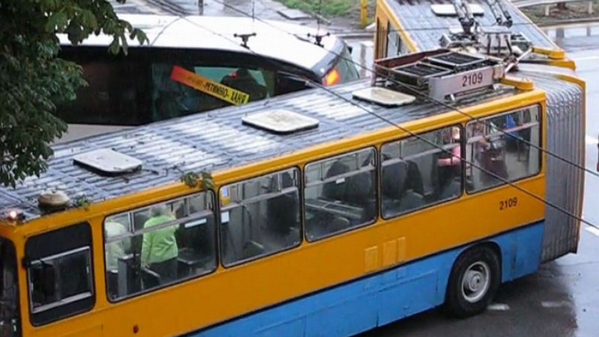 Редовната практика е шофьори и ватмани от столичния градски транспорт