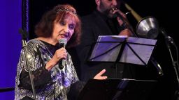 Мими Николова отпразнува 60 години на сцена с концерт-бенефис