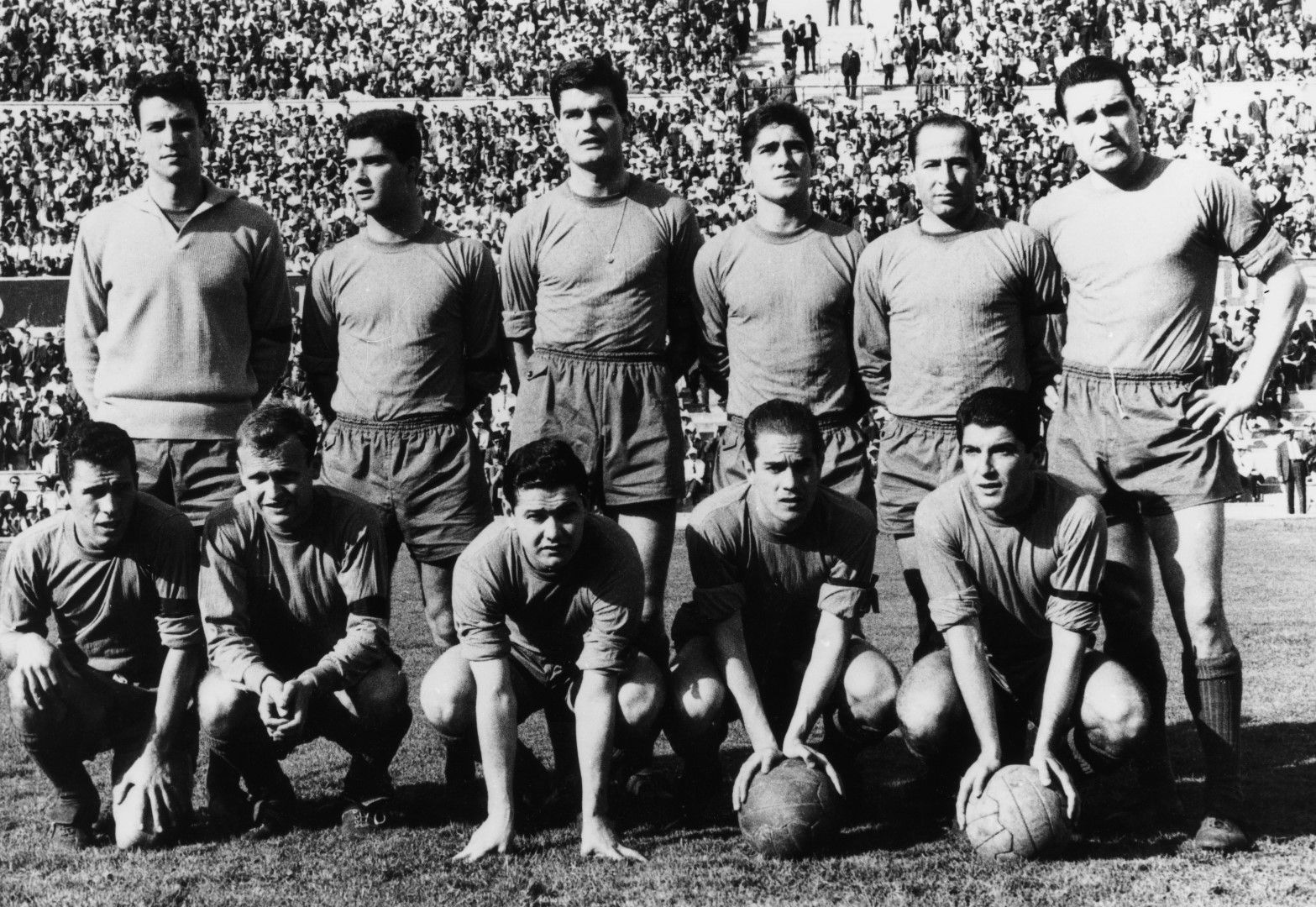 Много силният тим на Испания е фаворит през 1962 г., но се проваля.