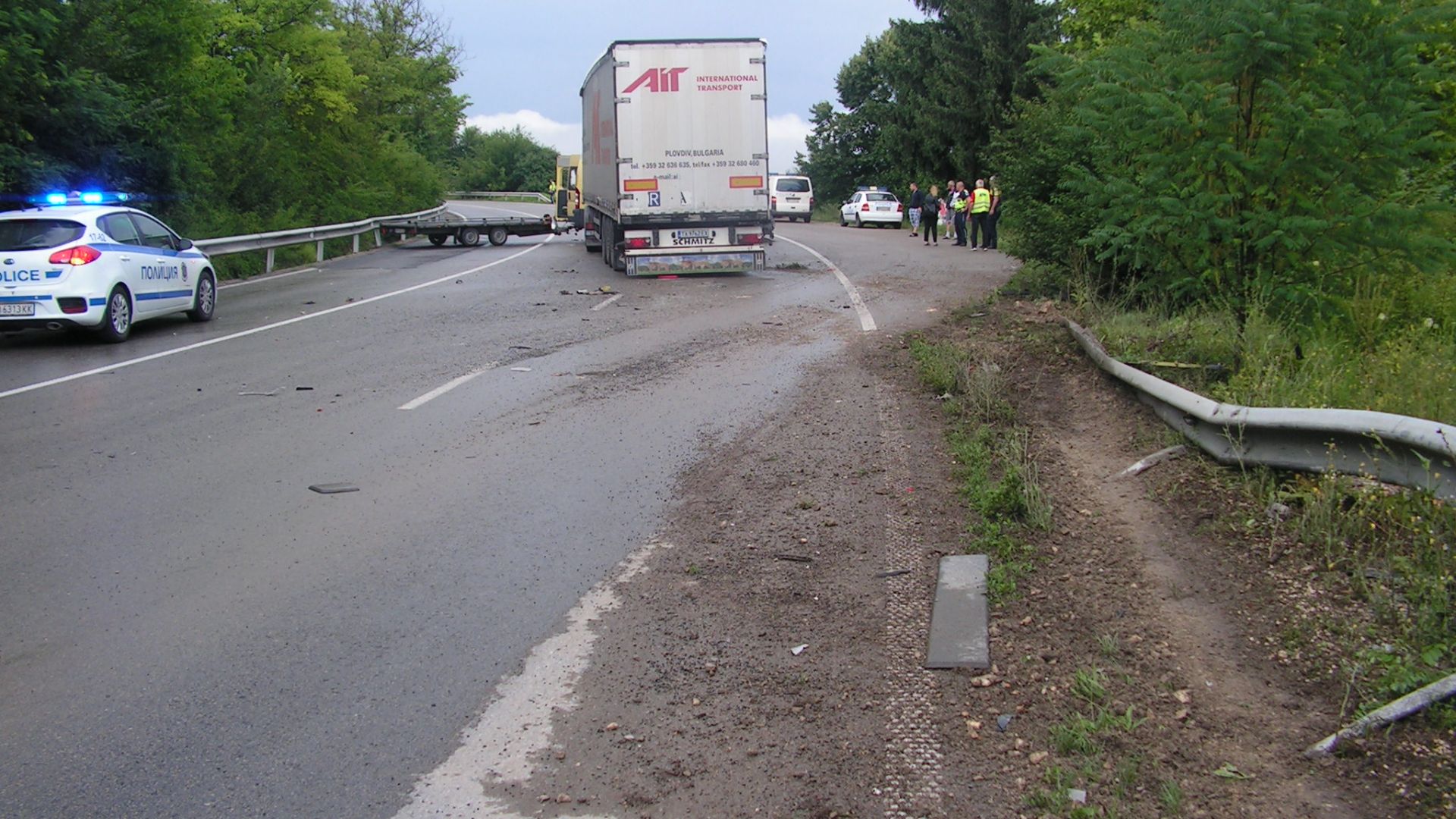 Шофьор загина след меле с два камиона на пътя Велико Търново-Русе (обновена)