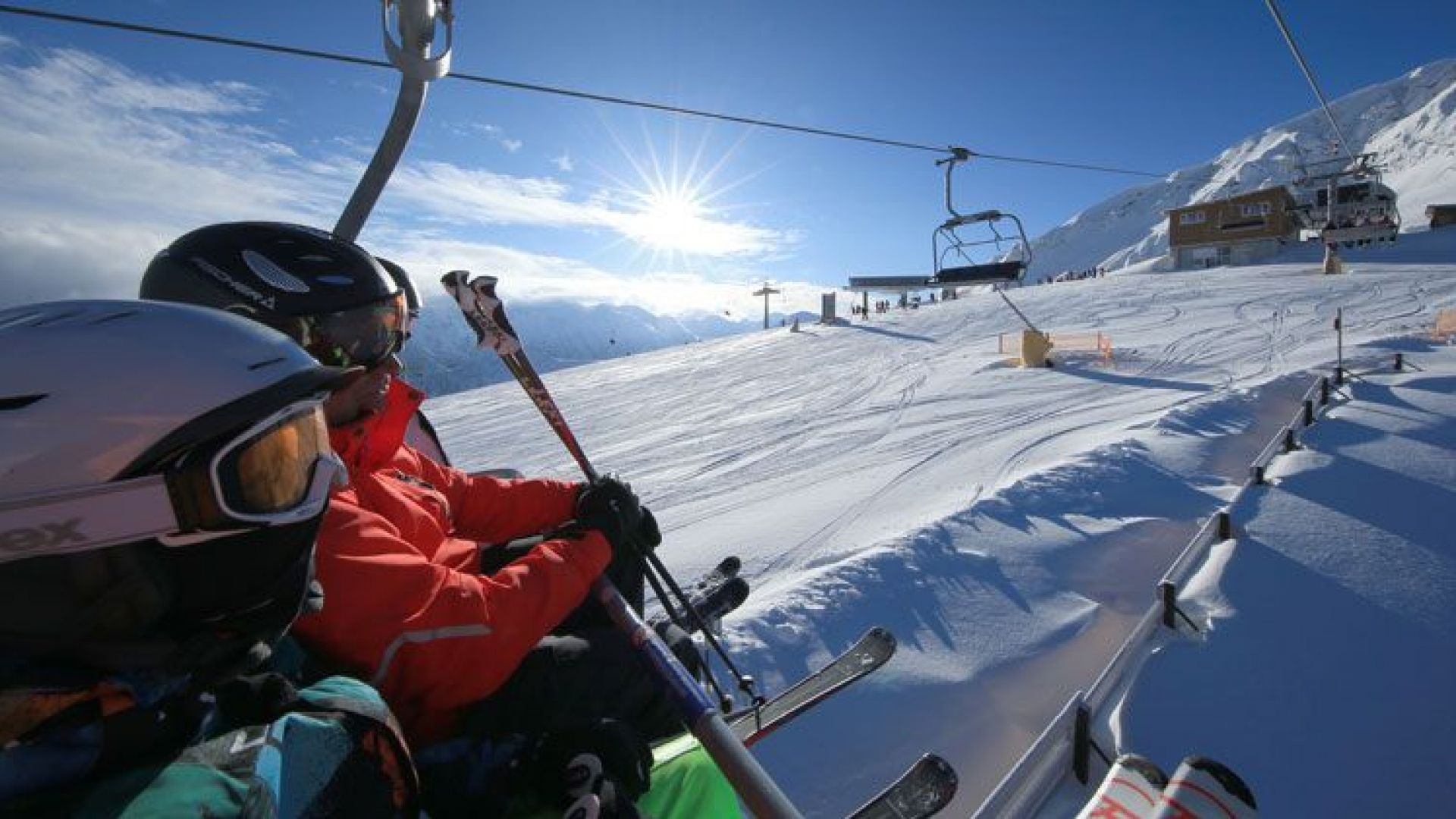 Два от най-големите ни ски курорти затварят зоните си от