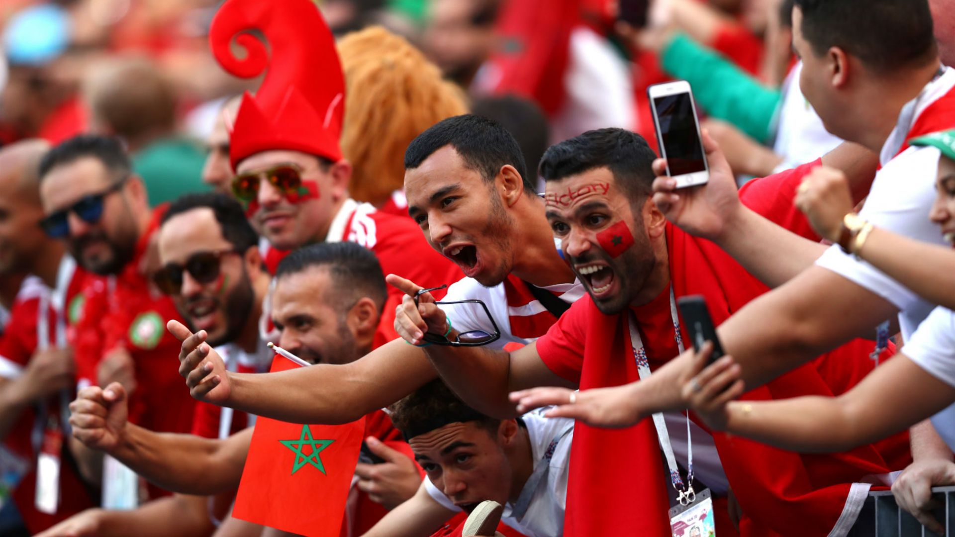 700 марокански фенове опитали да избягат в Европа