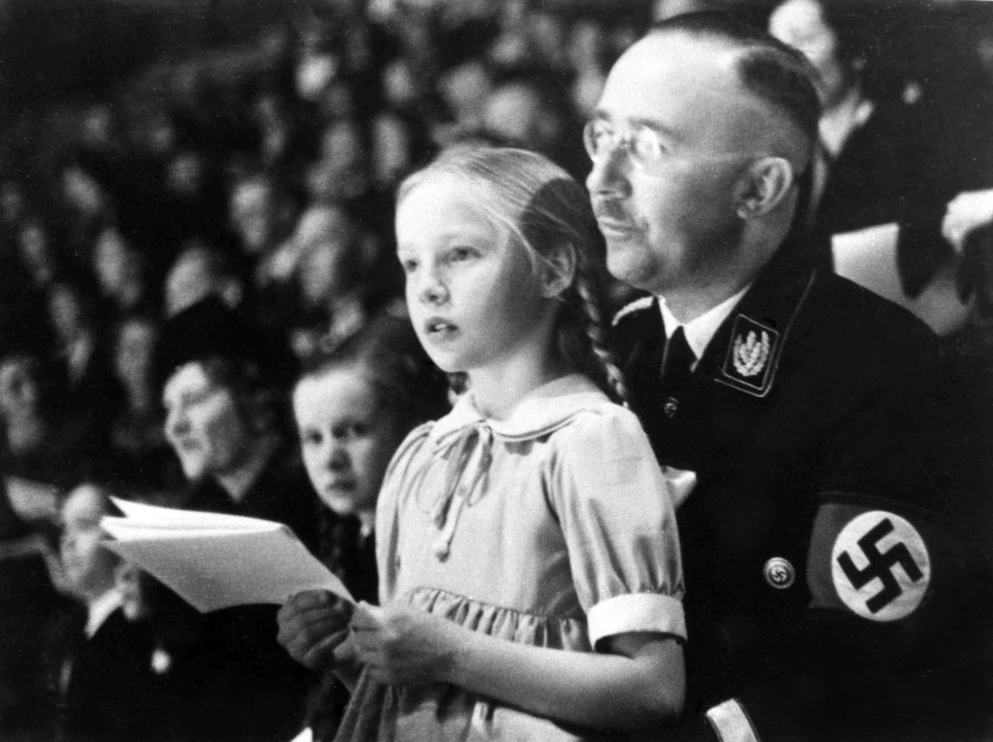 Гудрун Бурвиц с баща си Хайнрих Химлер през 1938 година