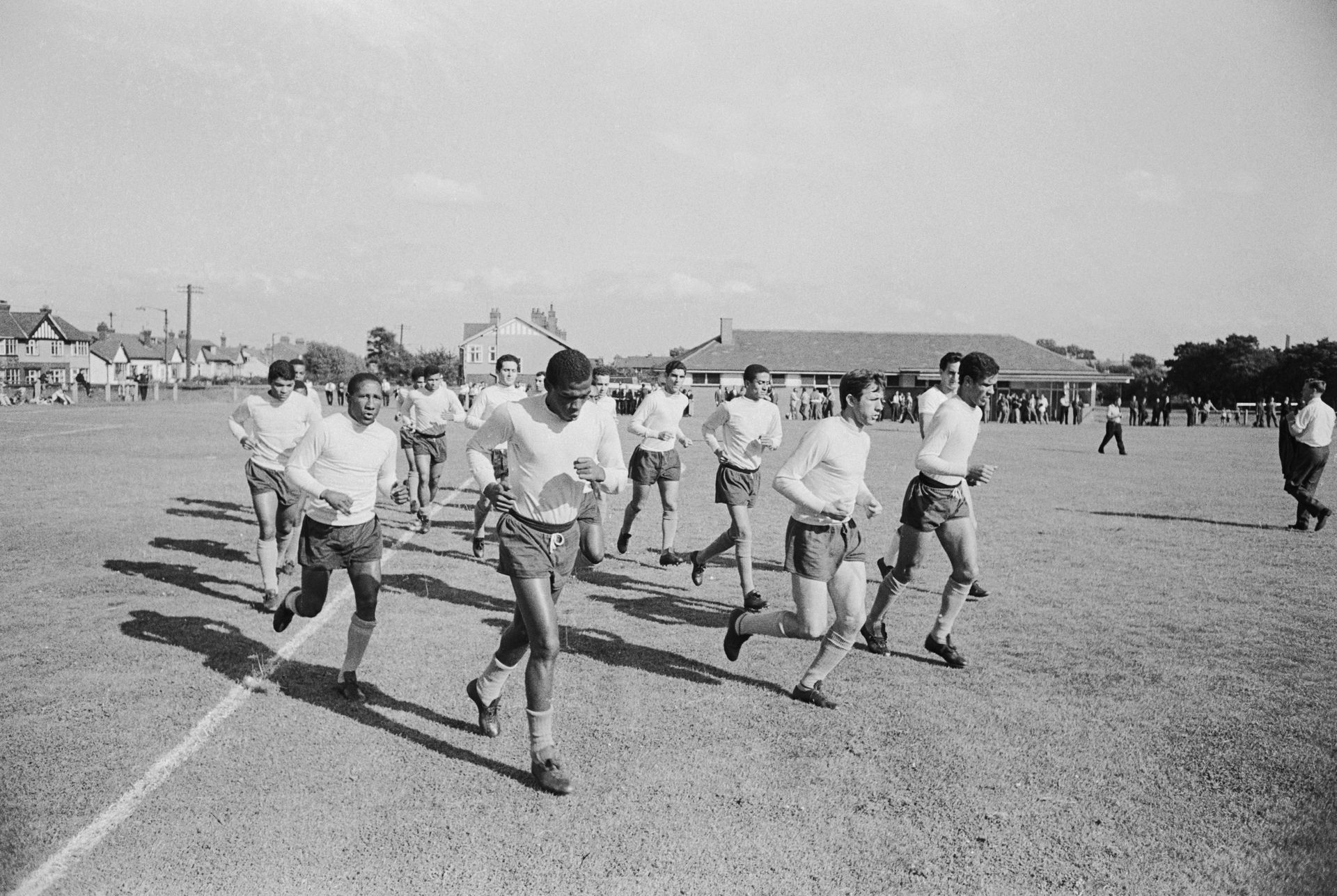 Бразилците на Мондиал 1966, сред тях е младокът Еду
