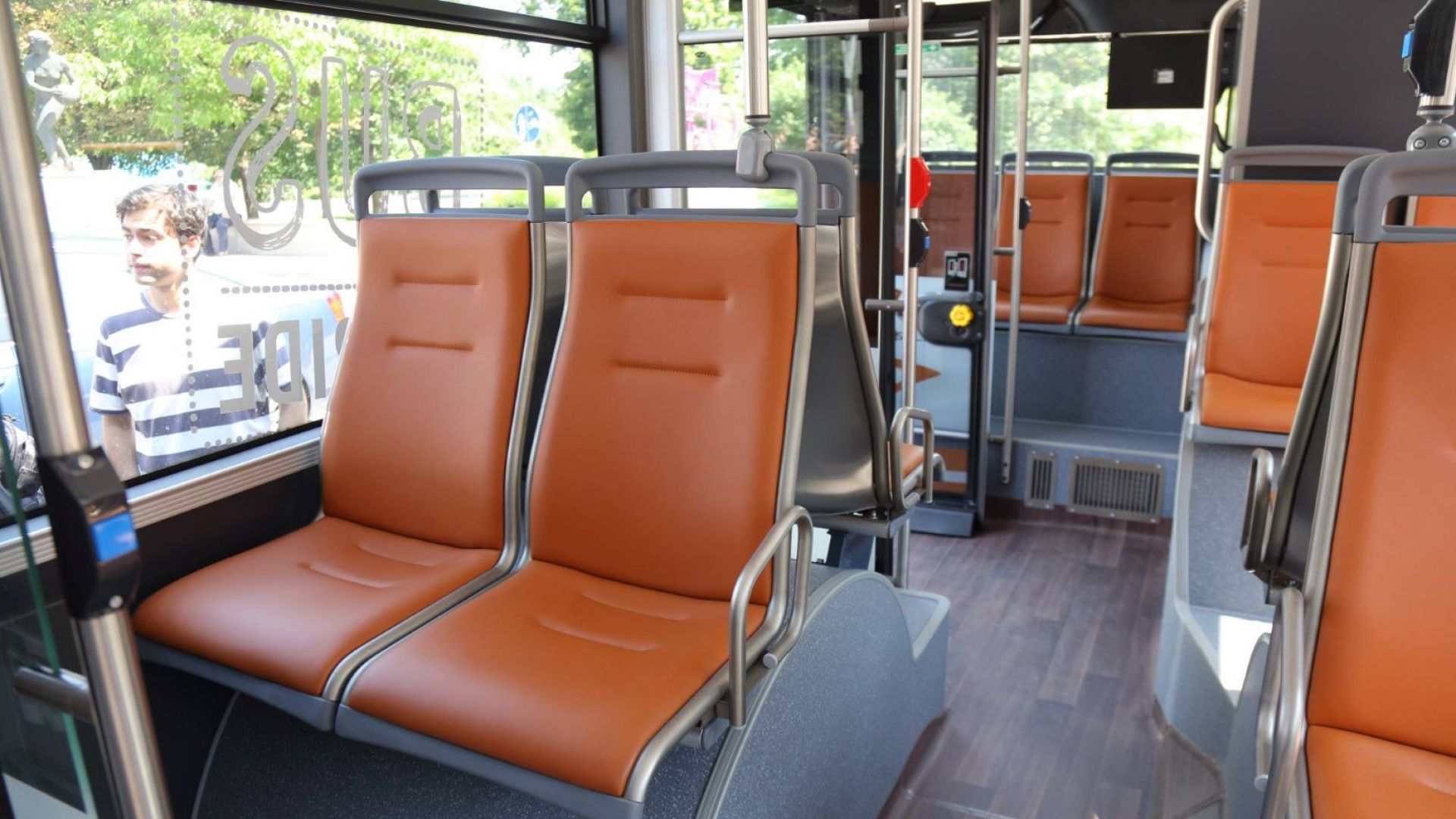 Столичната община си върна 5 линии на градския транспорт от