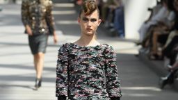 Chanel заложи на парижки шик от 40-те в колекцията си висша мода