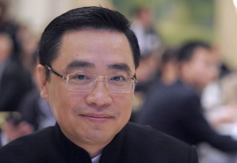 Китайският милиардер Ван Цзян почина след опит за селфи