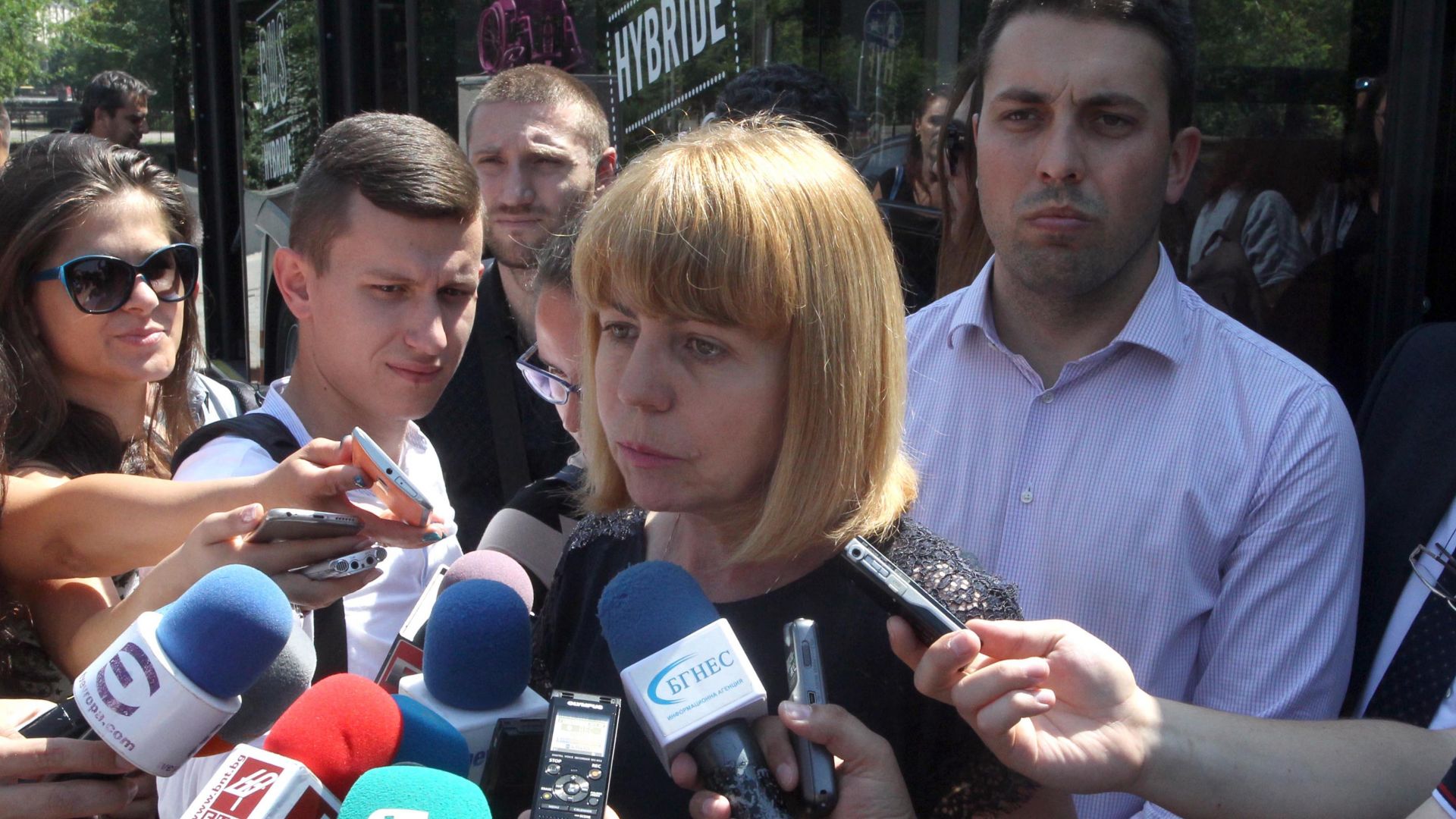 Кметът на София Йорданка Фандъкова е глобила със 100 000