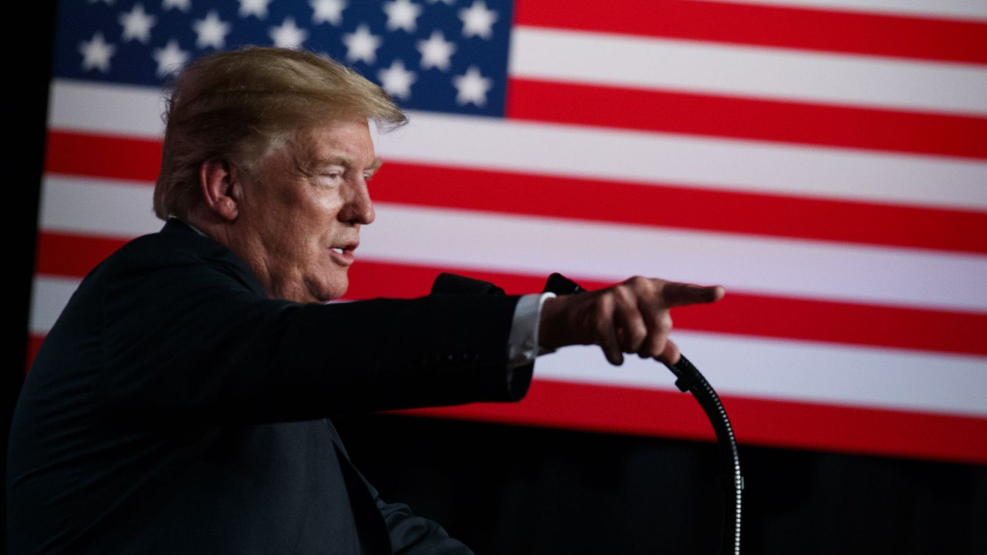 САЩ спират от петък за срок от 30 дни влизането