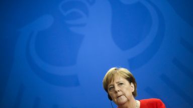 Меркел готова на преговори за митата за автомобили
