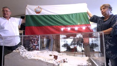 Първият български флаг от  Антарктида оцелял, излагат го в НИМ