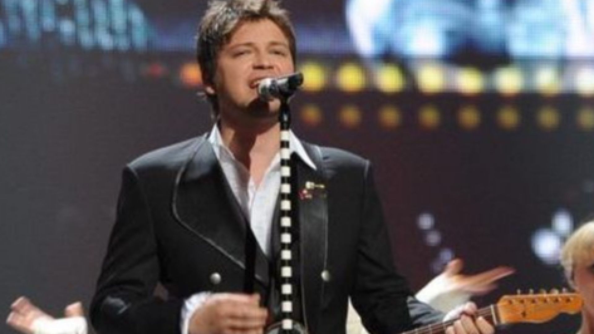 Известен македонски певец бе намерен мъртъв в колата си в Скопие 