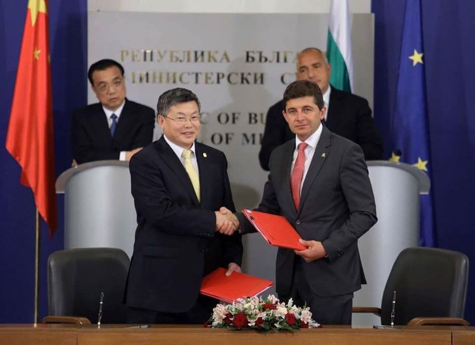 Договорът с китайската "Ексимбанк" бе подписан на 6 юли 