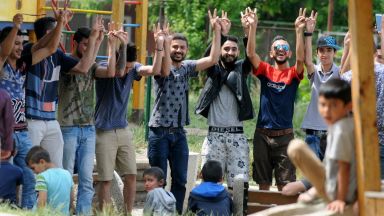 ВМРО се обяви за затваряне на мигрантските центрове в София