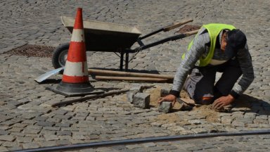 Пловдивчанка бе задържана за кражба на павета предназначени за пътната