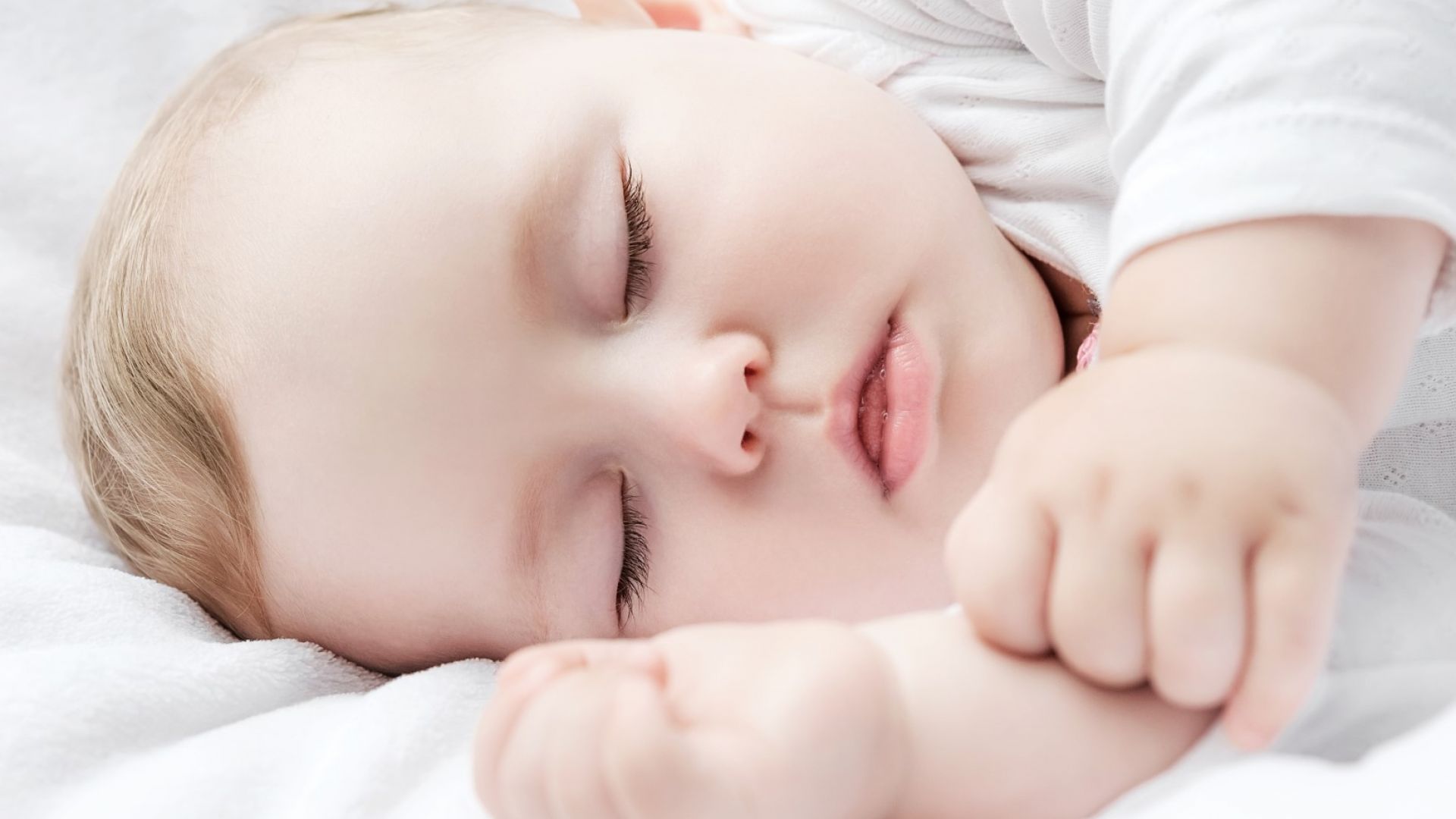 Изследване откри връзка между здравия сън на бебето и храната