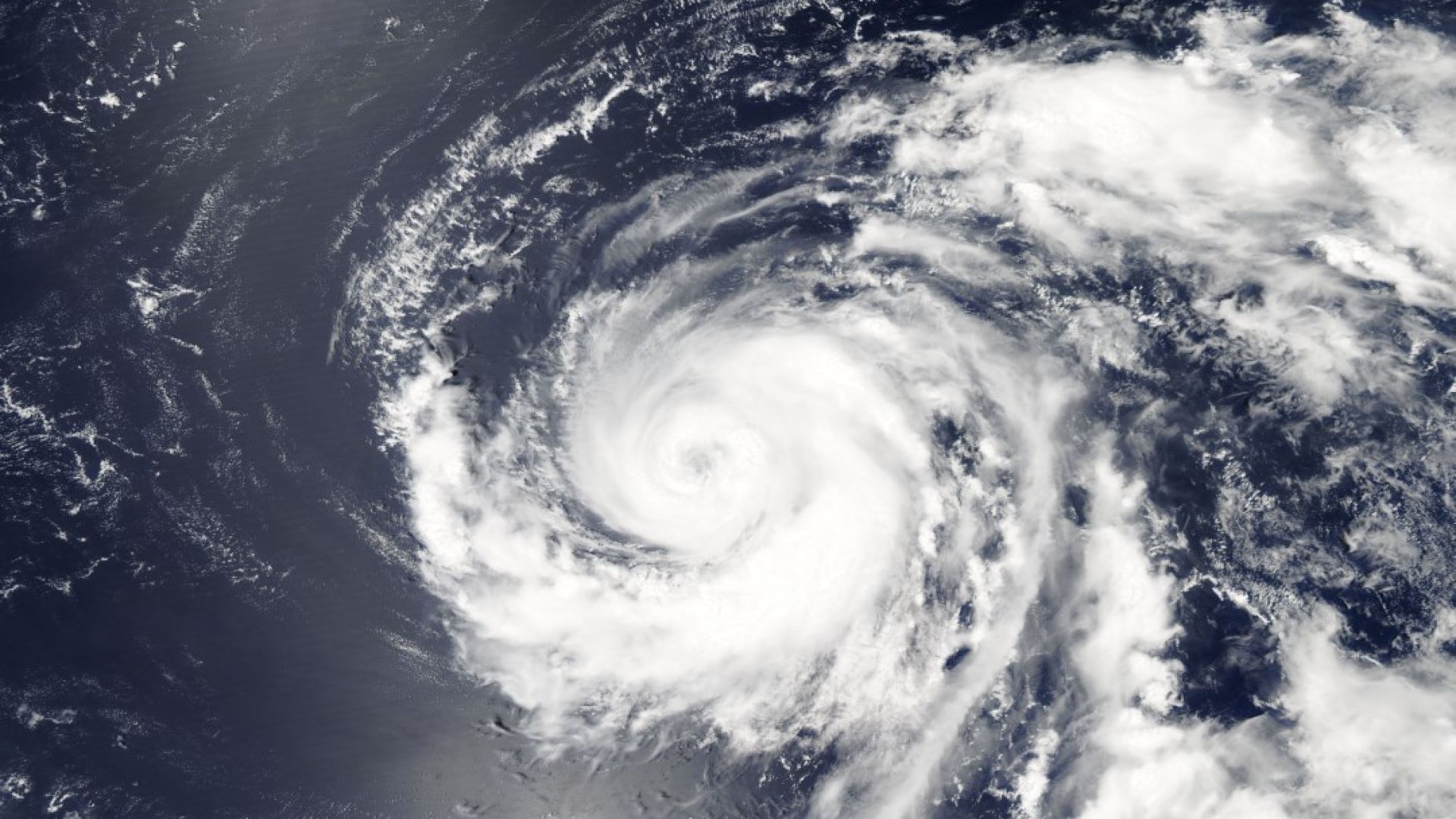 Супертайфунът Мария удари Тайван, иде ред на Китай