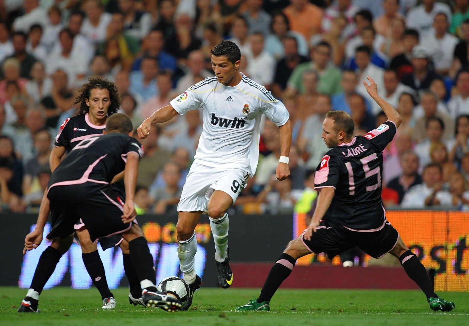 Първият му мач за "Реал" - 29.08.2009 срещу "Депортиво"