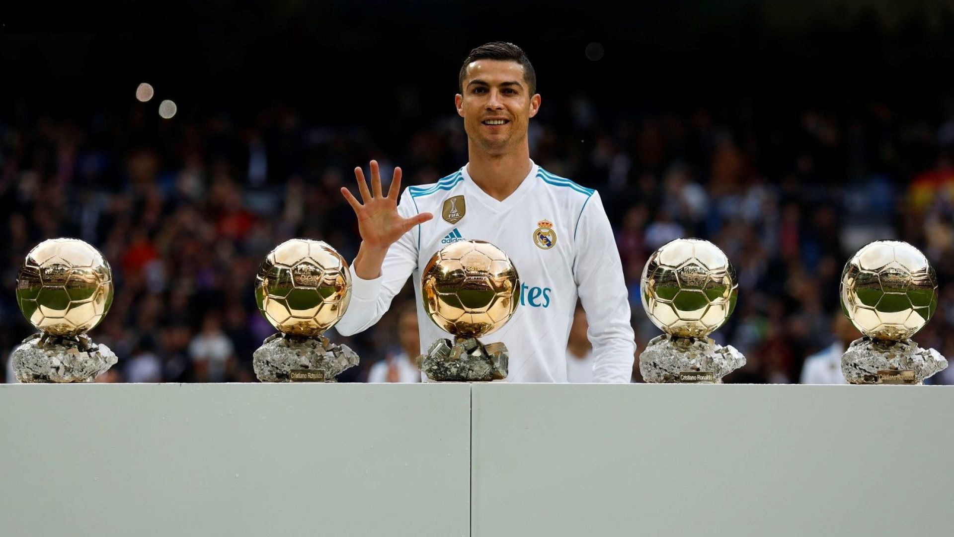 Роналдо: Заслужавам повече "Златни топки" от Меси