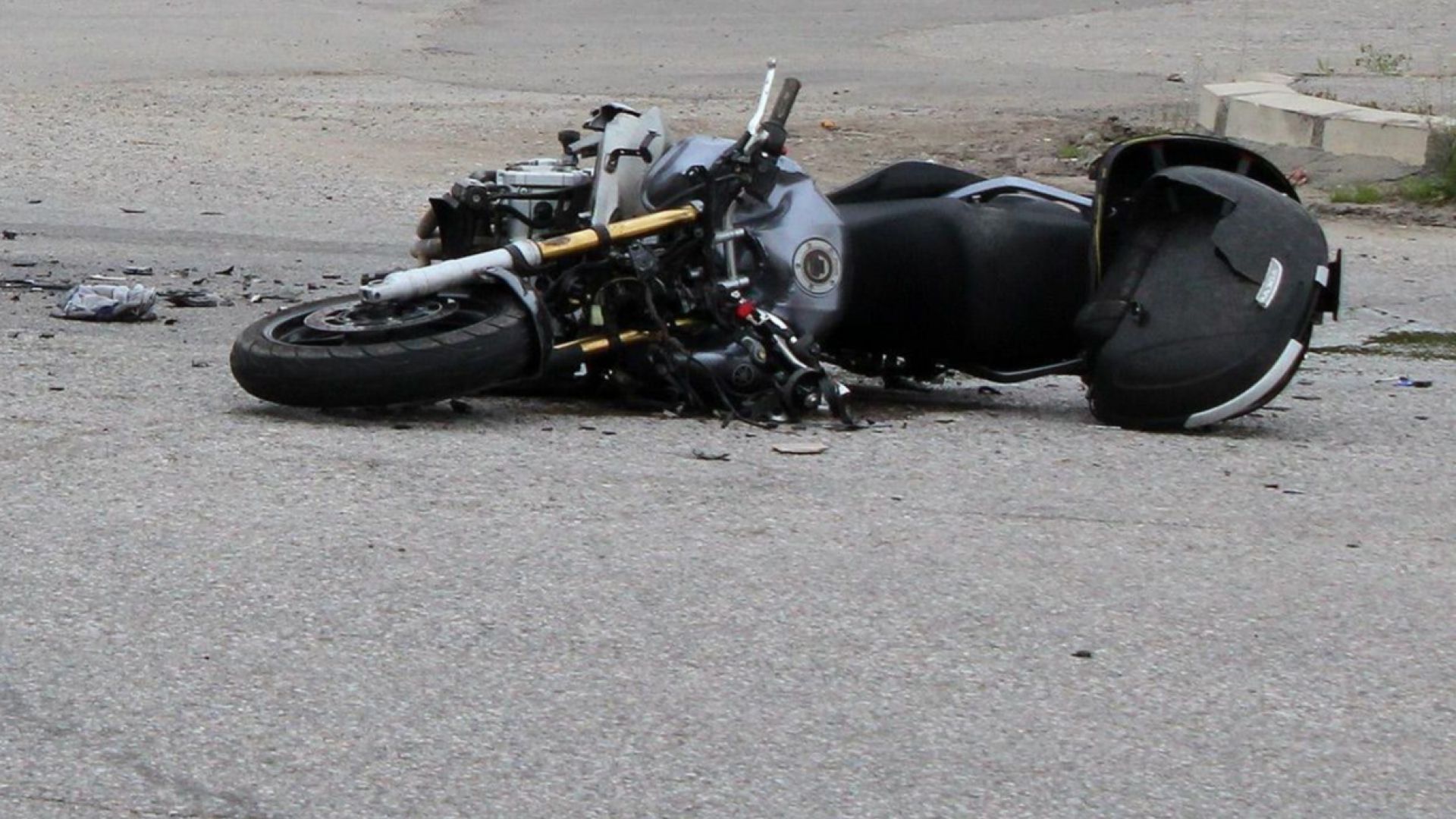 Две тежки катастрофи с мотористи, един загинал, друг се бори за живот