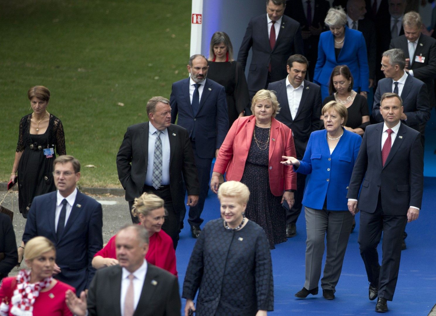Ерна Солберг и Ангела Меркел заедно с други лидери 