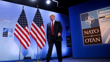 Тръмп събра на извънредна среща лидерите на страните от НАТО и издейства "невиждан" ръст на военните разходи