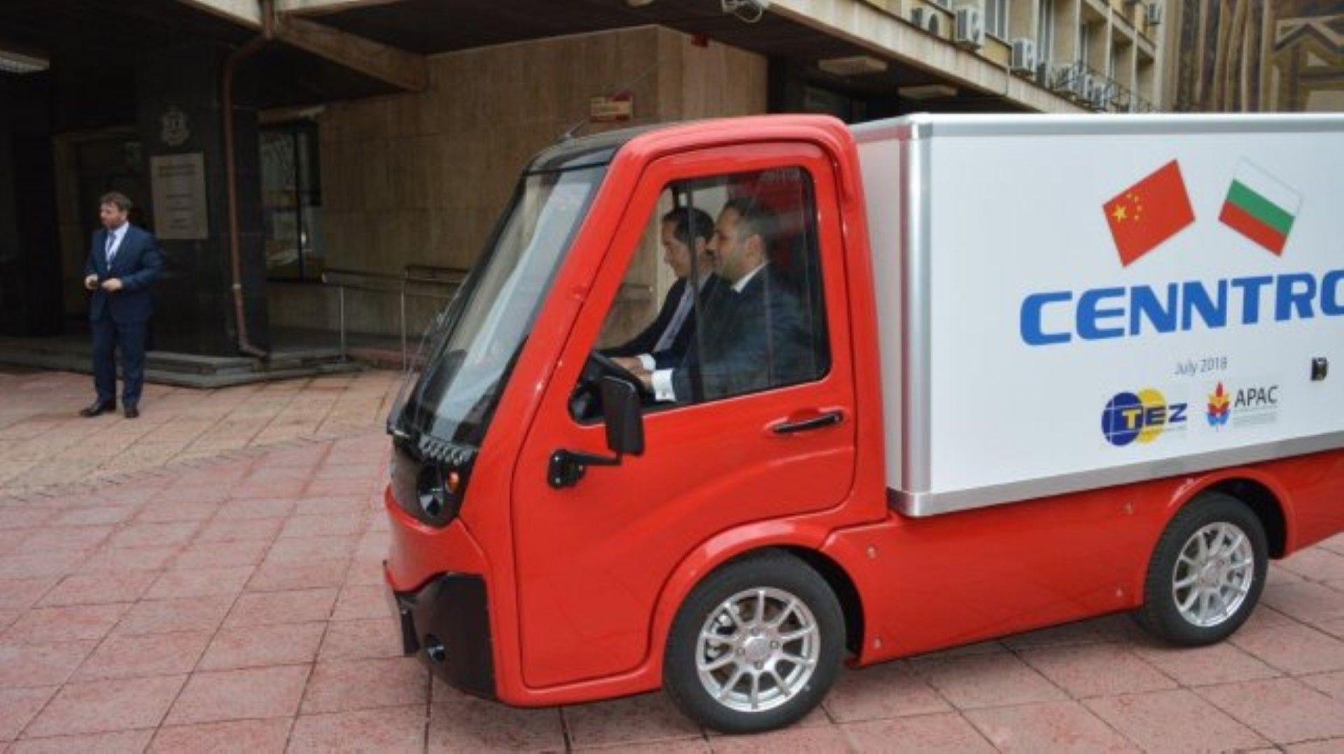 Прототип на камионите бе показан пред журналисти